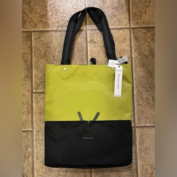 NWT Sherpani Sloan Tote - Picture 1 of 8
